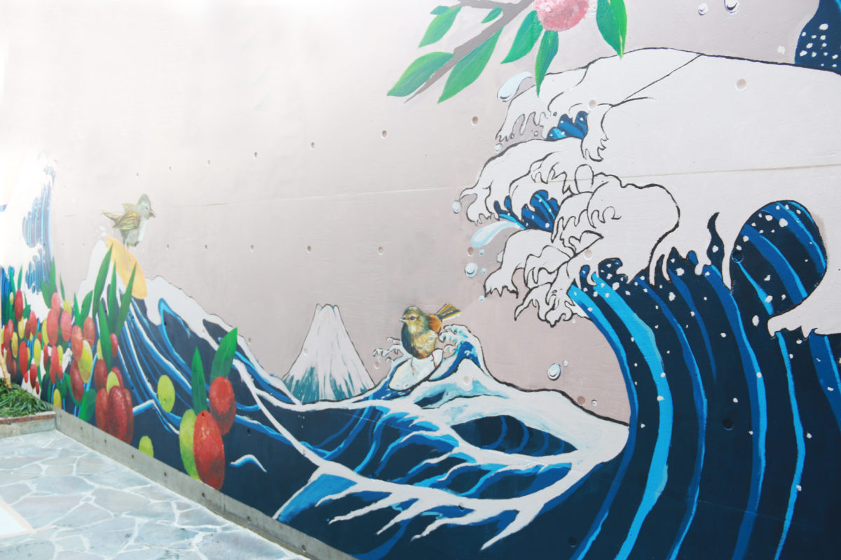 須恵町福祉センター ほたるの湯 の露天風呂に壁画を描きました 短大クエスチョン