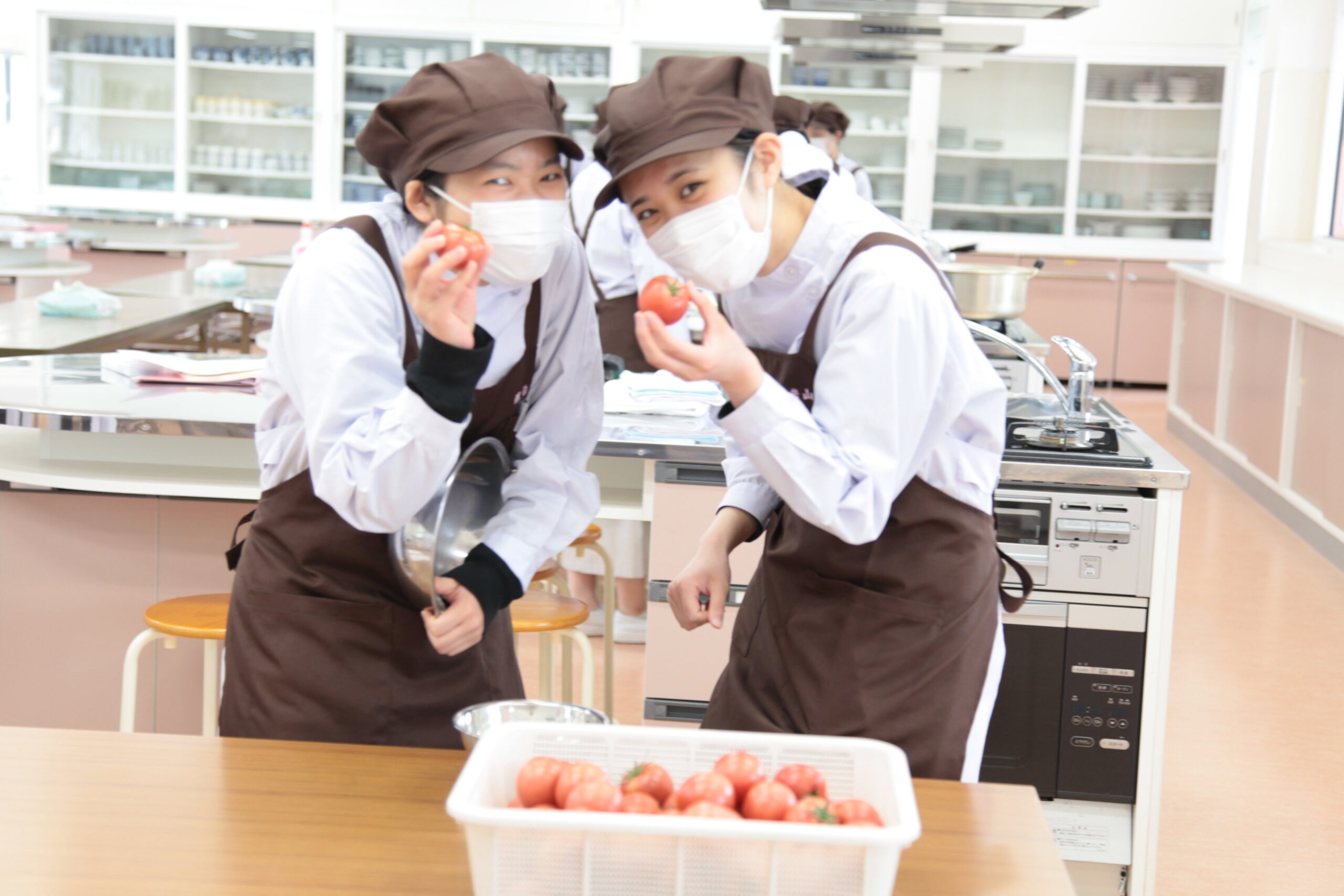 SDGs企画【健康栄養学科】福岡県うきは市「規格外トマト活用プロジェクト」