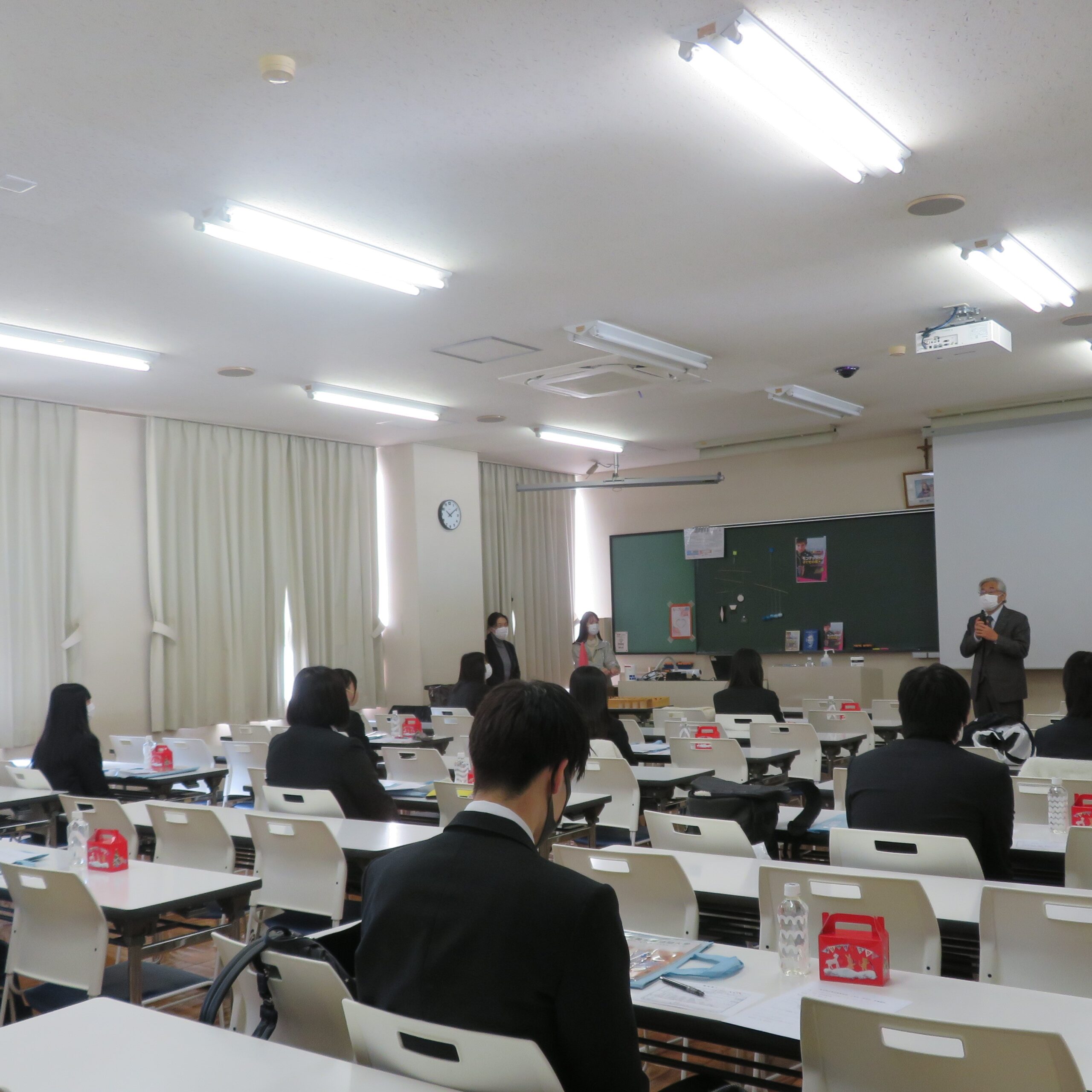 都立青井高等学校の２年生が学校見学会で星美短大に来てくれました！