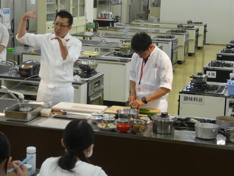 福井割烹　望月さんから和食を教わりました！