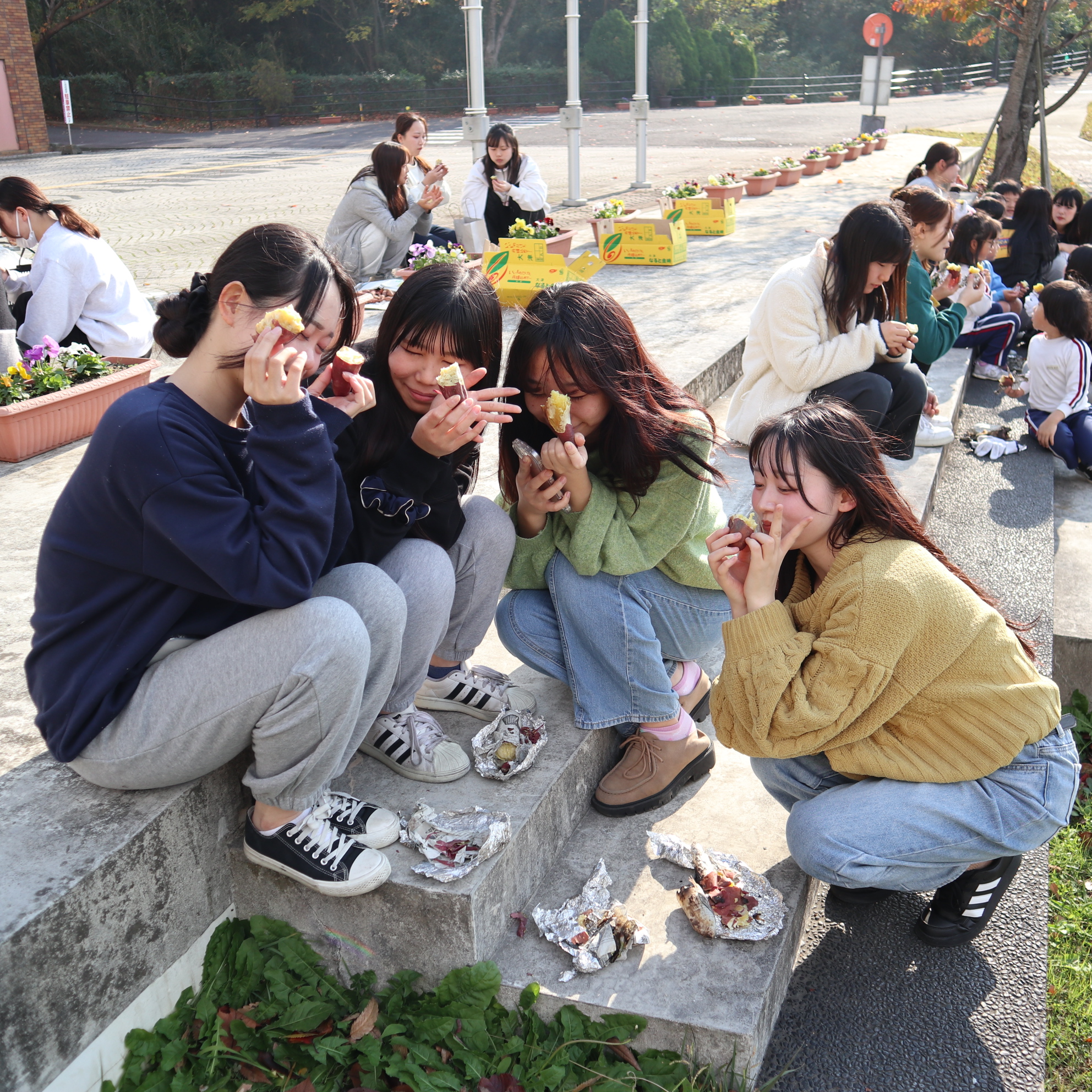 ＜こども教育専攻＞焼き芋イベントを開催しました。