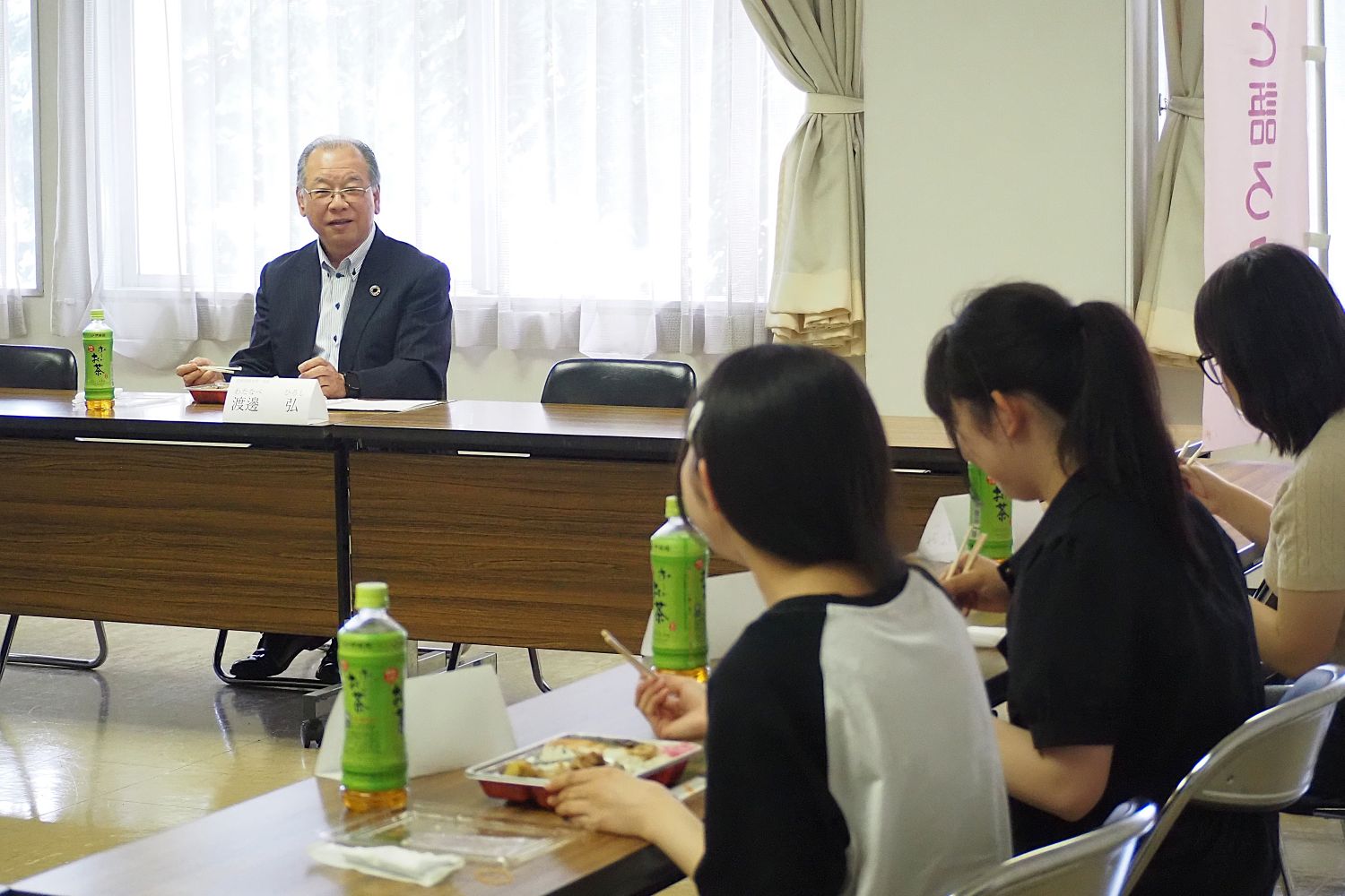 「学長と学生のランチョンミーティング」が開催されました