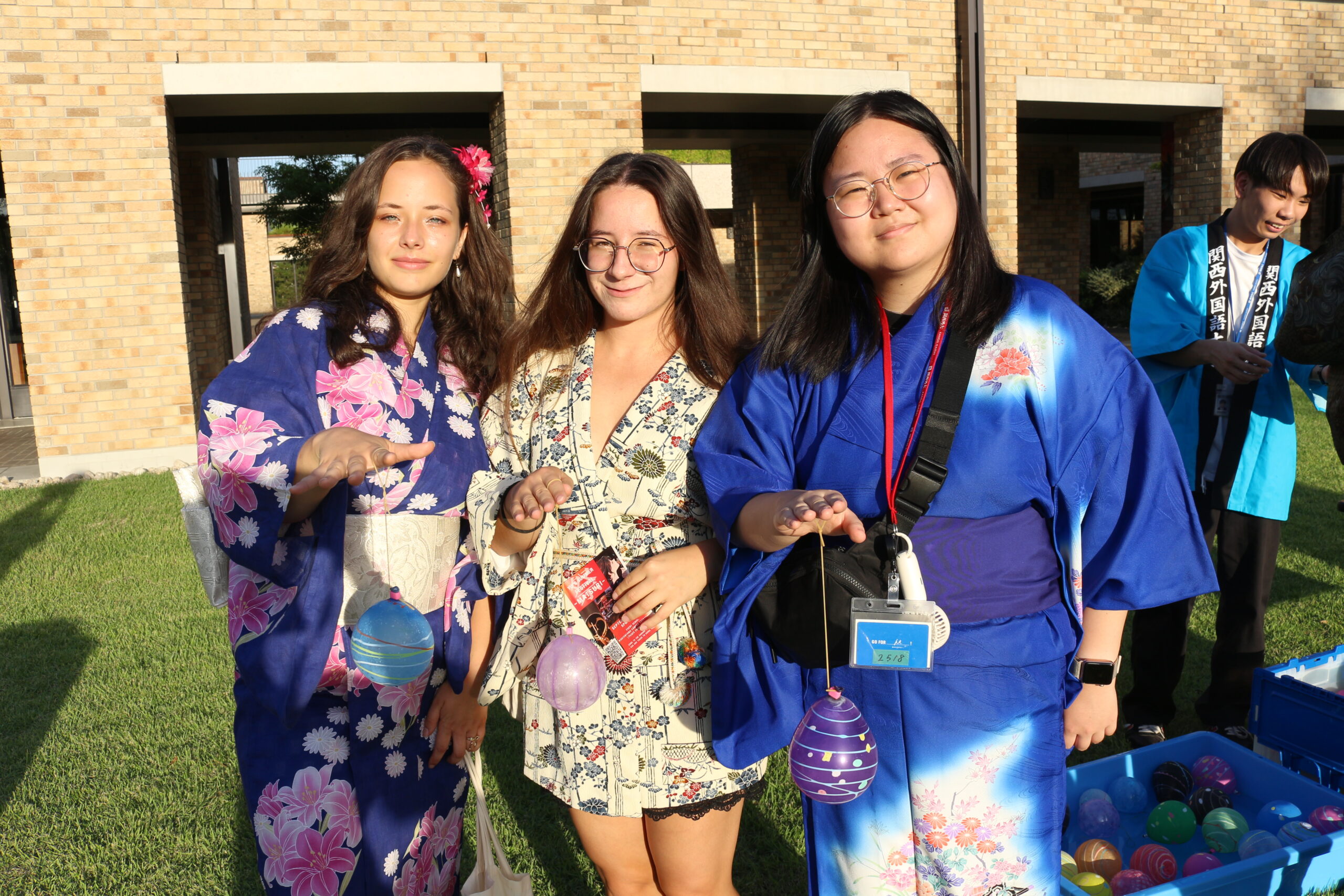 GLOBAL COMMONS 結-YUI- に入居する留学生と外大生約500人が日本の”縁日”を満喫しました