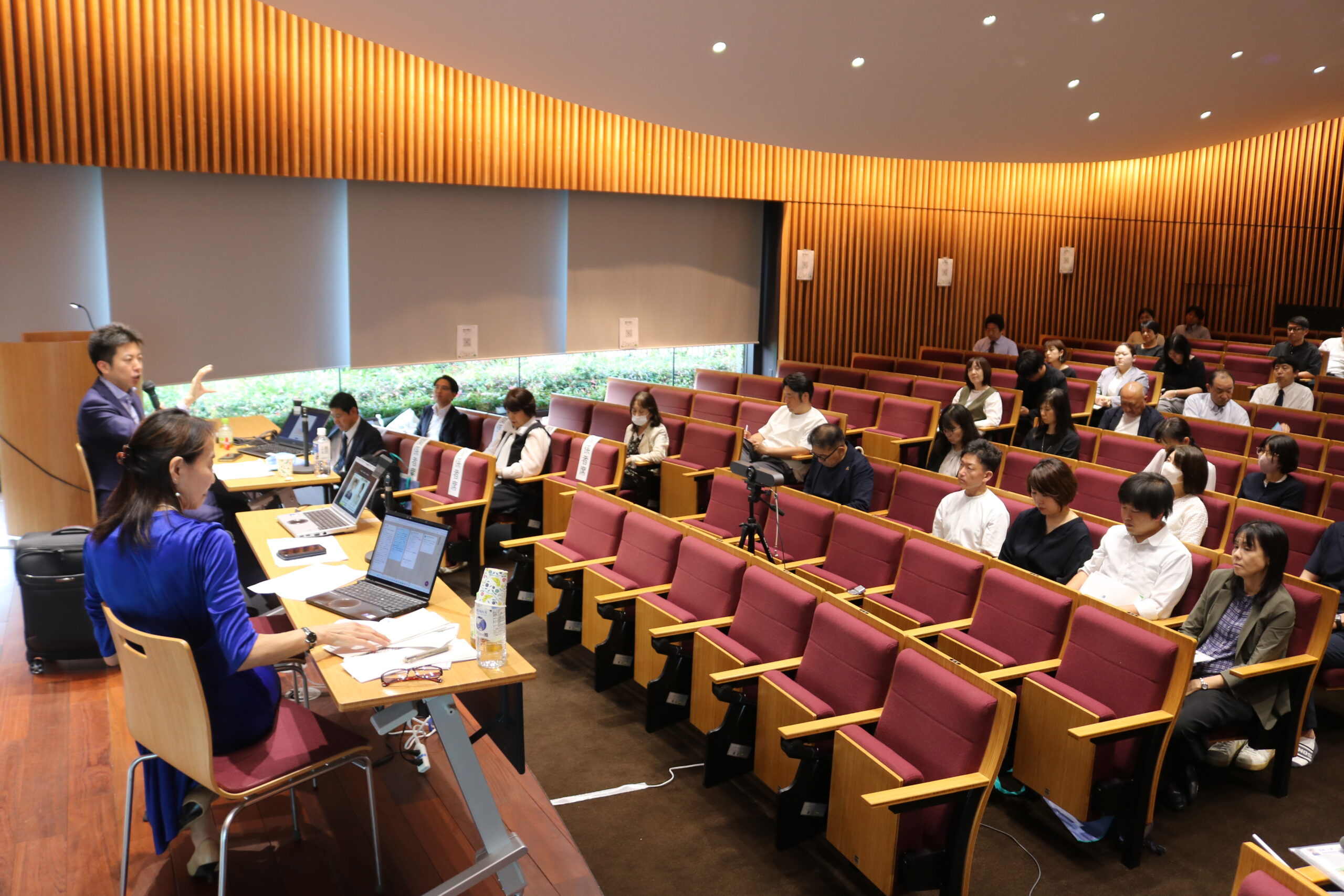 「生成AI、GIGAスクール時代の学習指導要領改訂」をテーマにオープンセミナーが開かれ、小中高校の現職教員600人が参加しました