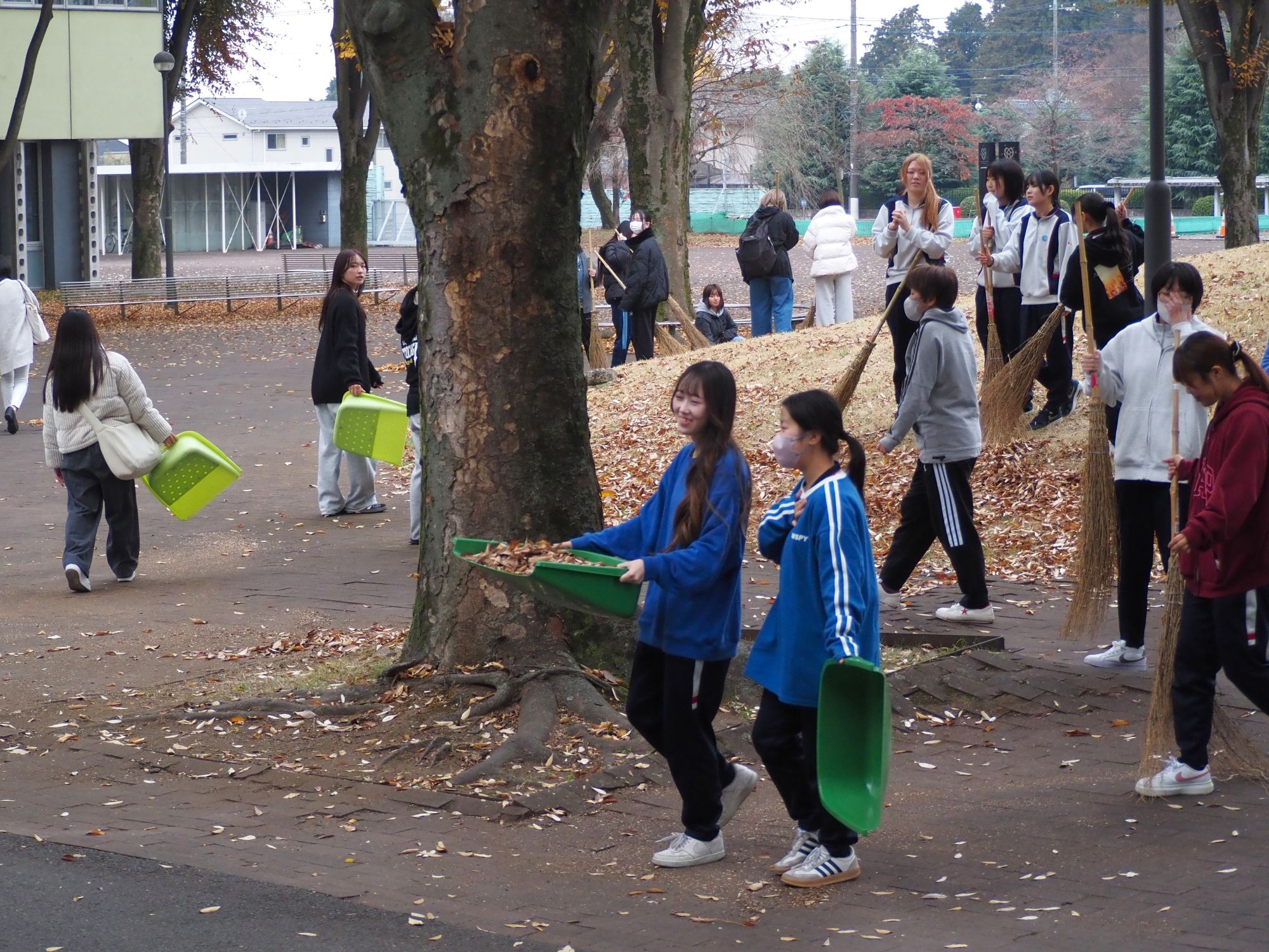 【幼児教育科】学内クリーン活動が行われました