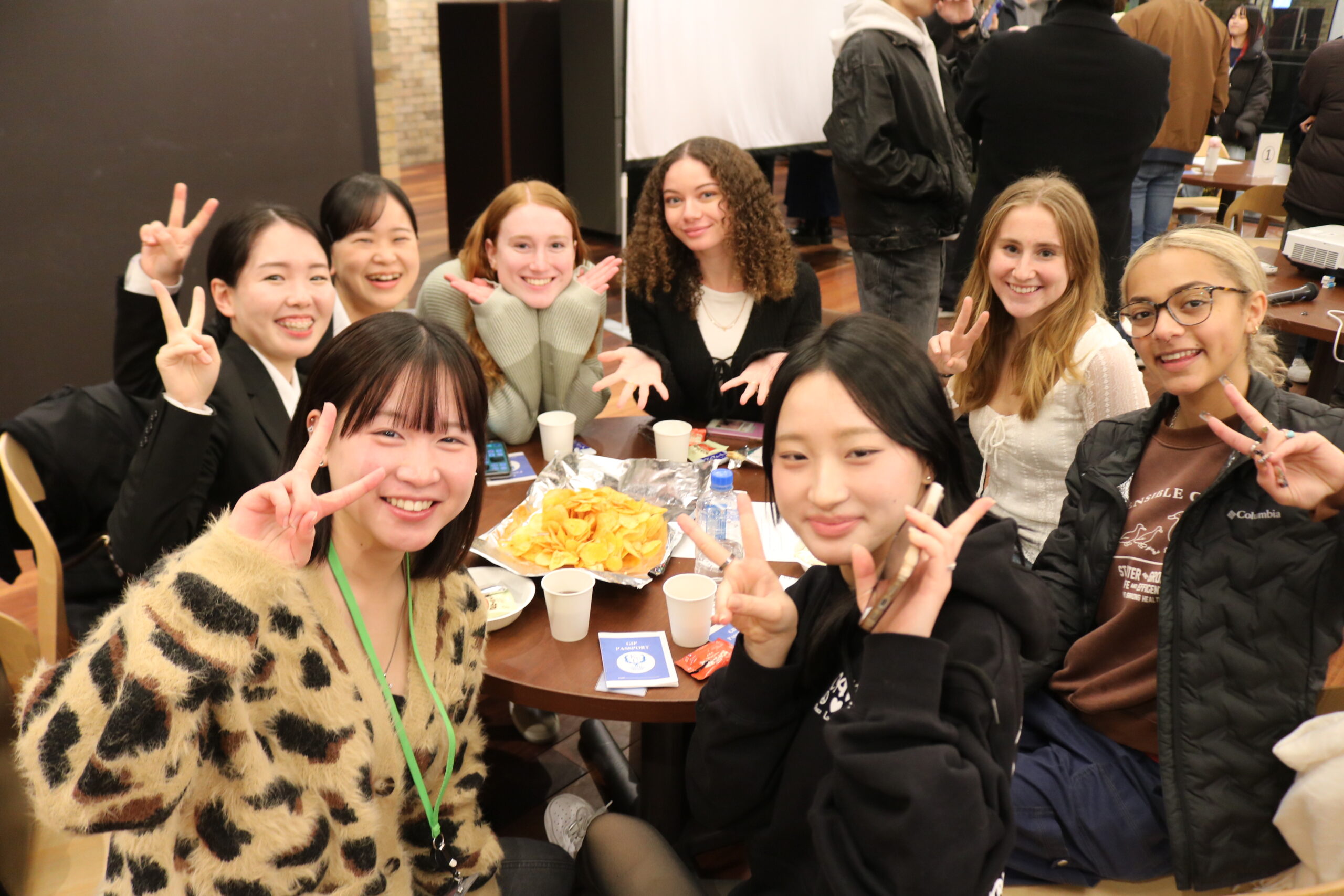 ひらかた御殿山キャンパス・グローバルタウンで留学生と外大生が交流するGIPが再開。Welcome Partyに350人が詰め掛けました