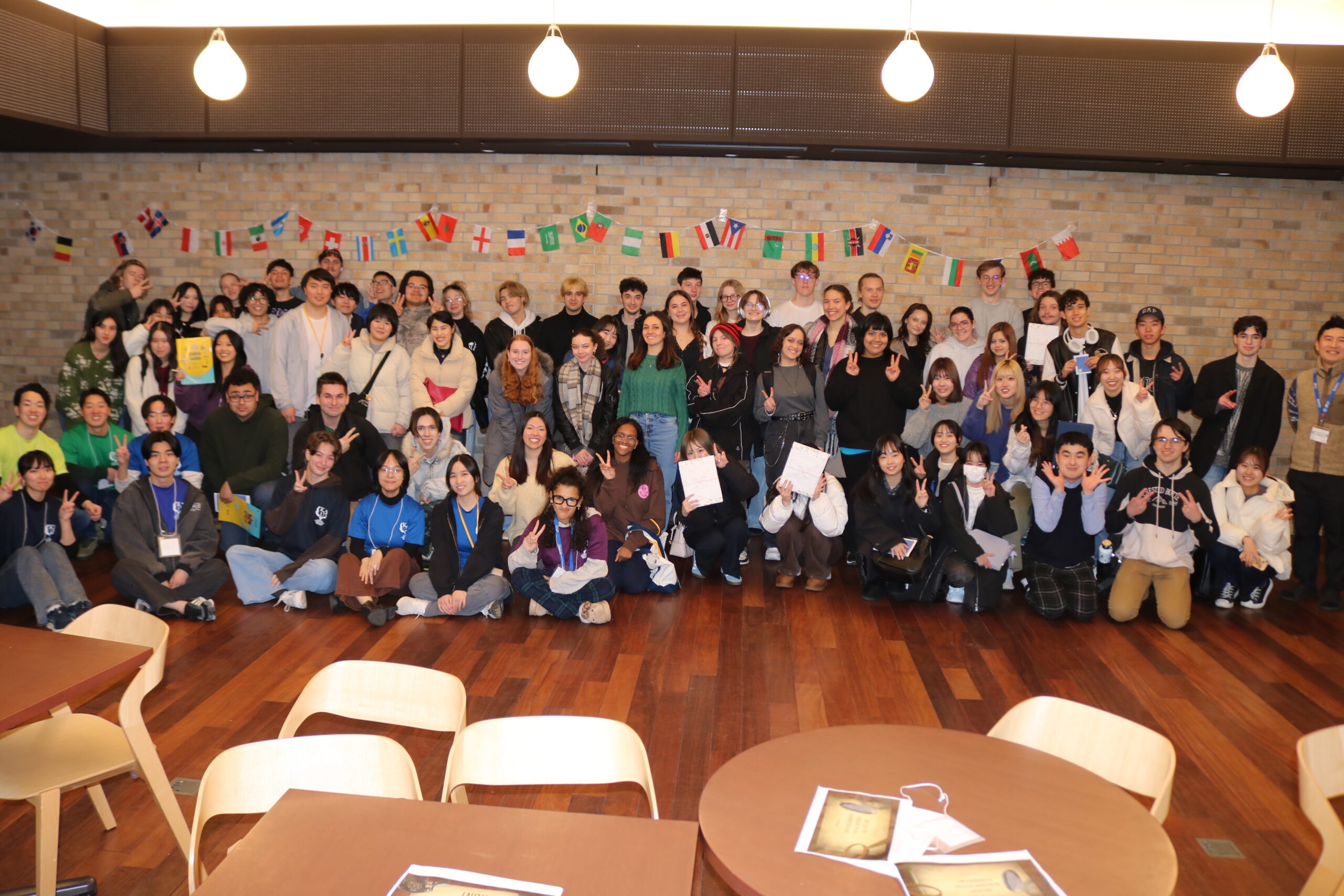 グローバル・イノベーション・プログラム（GIP）で scavenger-hunt が開かれ約100人が参加しました