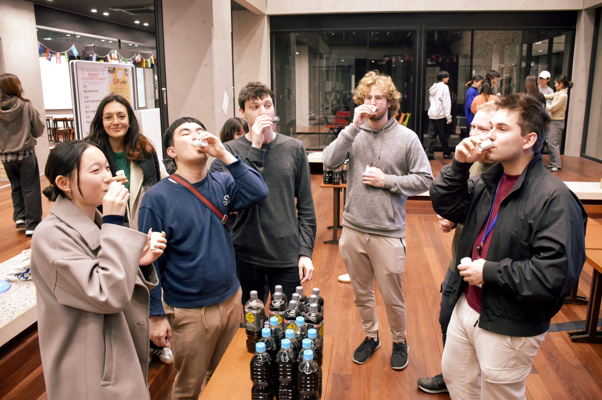 コーヒー好きの留学生と関西外大生が交流を深めました　Learning Studioの「コーヒーソムリエ」