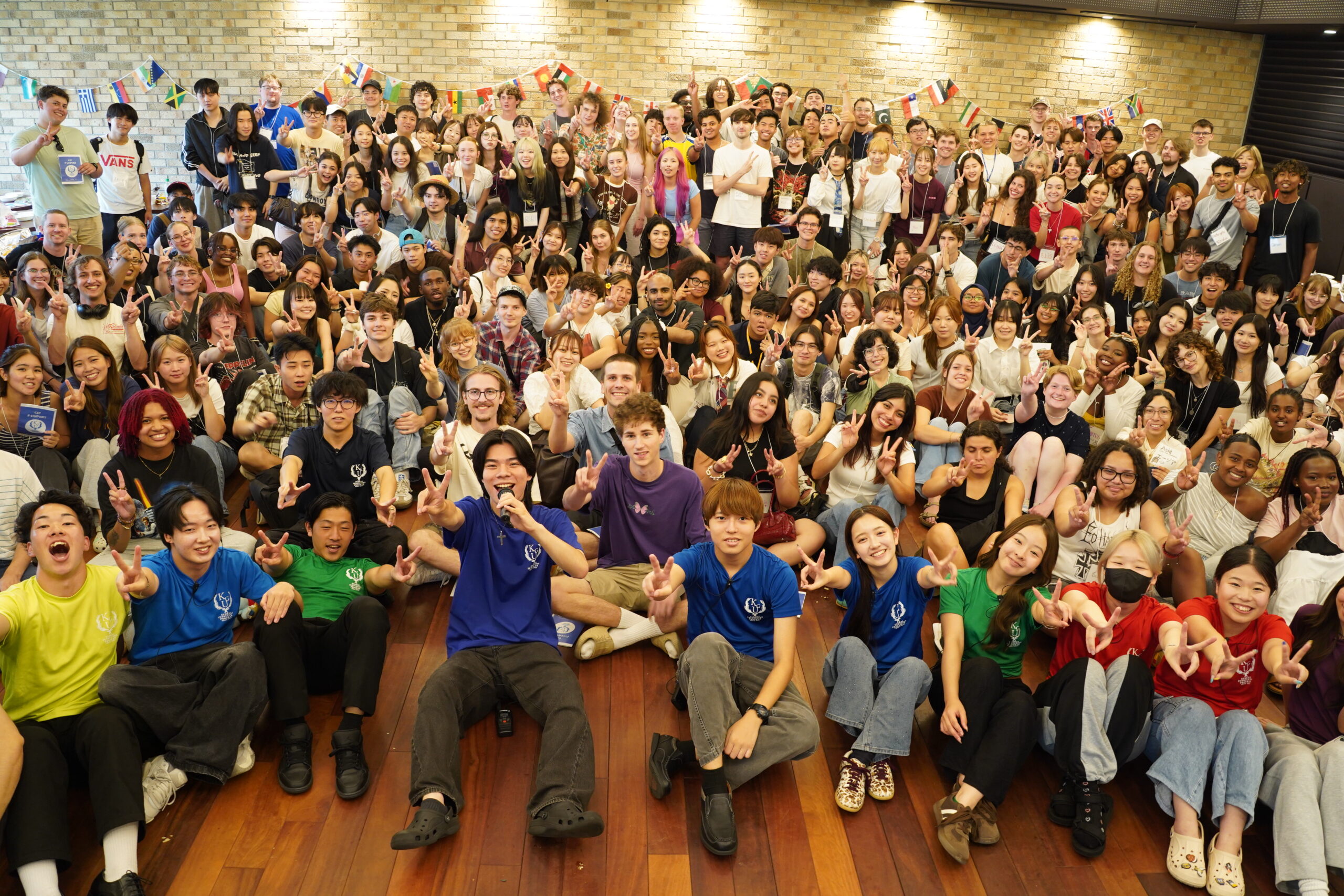 ようこそ、関西外大へ！外大生と留学生の約400人が「Welcome Party」で交流しました