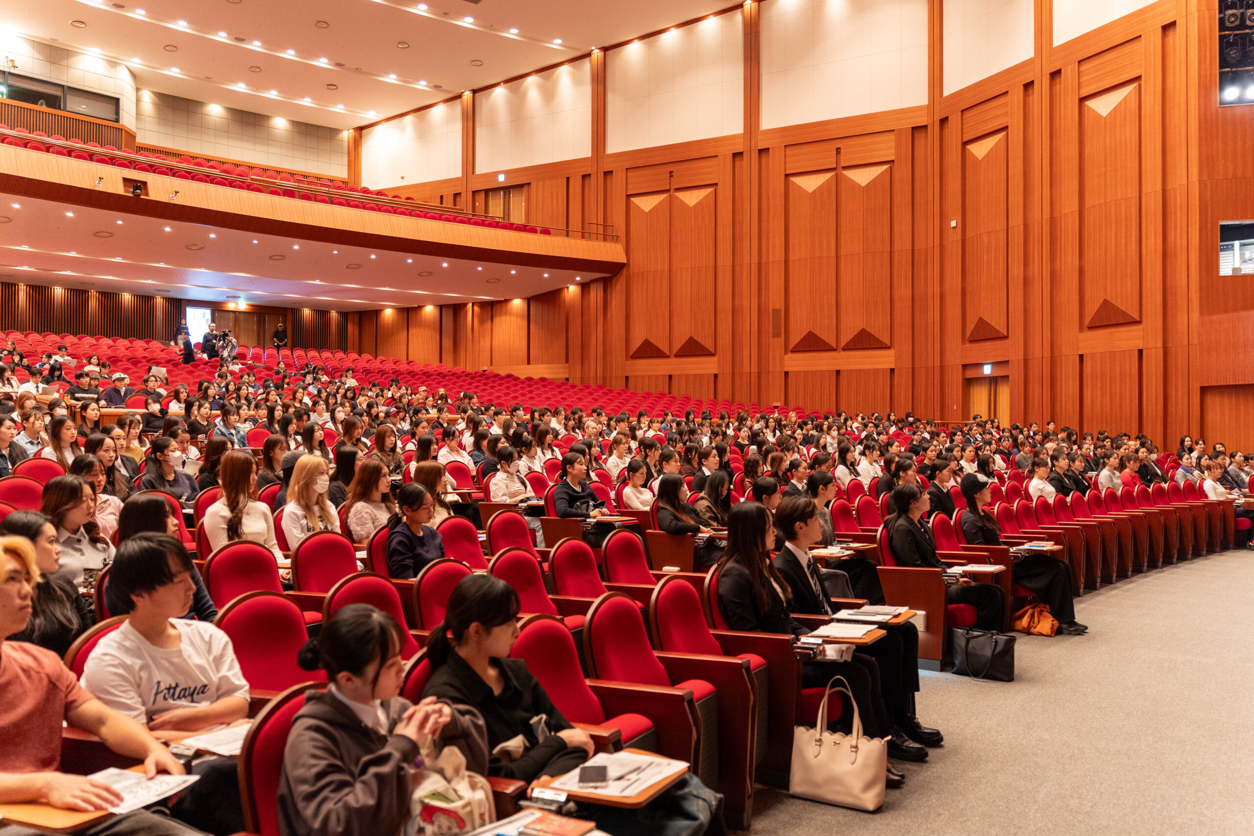 「航空業界セミナー」に400人を超す学生が参加しました